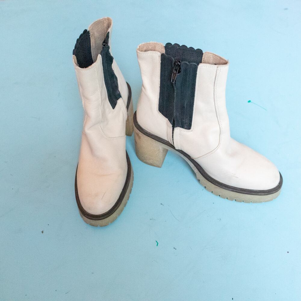 Free People James Bone Cream Genuine Leather Rubber Heel Chelsea Boot Size EU 40